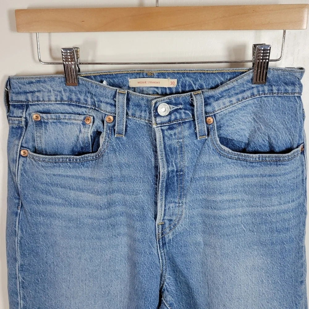 Levi's Premium Denim Button Fly Wedgie Straight Fit Jeans Size 30